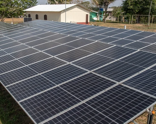 Nuevas inversiones en proyectos fotovoltaicos de Arequipa y Moquegua fortalecen la transición energética y amplían la capacidad de generación renovable del país.