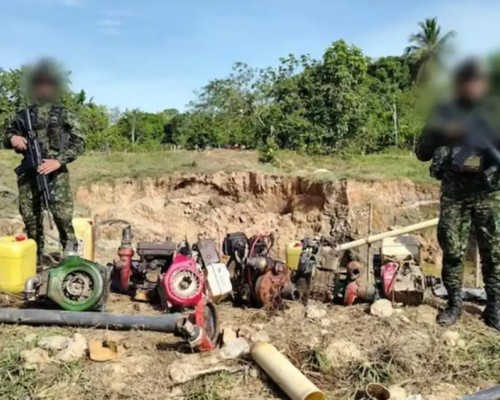 El Ejército Nacional de Colombia realizó operativos en Puerto Nare y San Roque. Tres personas fueron capturadas y se destruyeron equipos usados para la extracción ilegal de oro.
