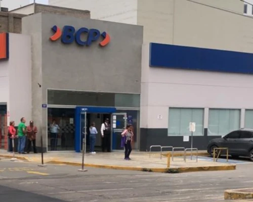 El crecimiento de las billeteras digitales y la educación financiera impulsan el acceso bancario en Perú, especialmente entre mujeres y regiones fuera de Lima.