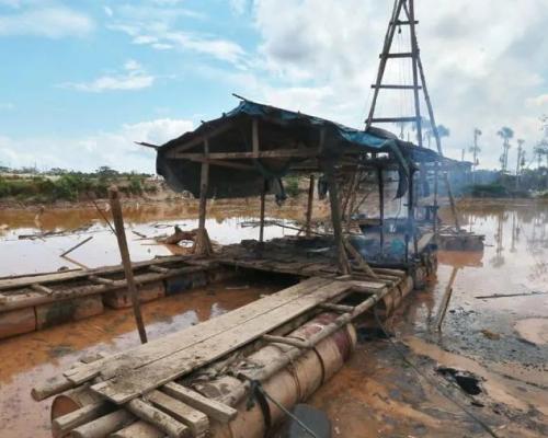 Informe oficial revela que más de la mitad de los fondos detectados por lavado de activos en Perú provienen de la minería ilegal, con graves efectos económicos y sociales.