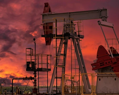 Colombia reunirá a 45 países en Santa Marta para impulsar la transición energética, en un contexto de alta dependencia del petróleo y críticas internas.