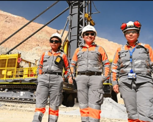 El país alcanza cifras históricas de inclusión femenina en el sector minero, aunque persisten desafíos estructurales para cerrar brechas de género.