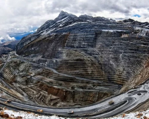 El geólogo César Riofrío advierte que el país aún tiene grandes yacimientos por descubrir, aunque enfrenta barreras regulatorias y sociales que limitan la exploración