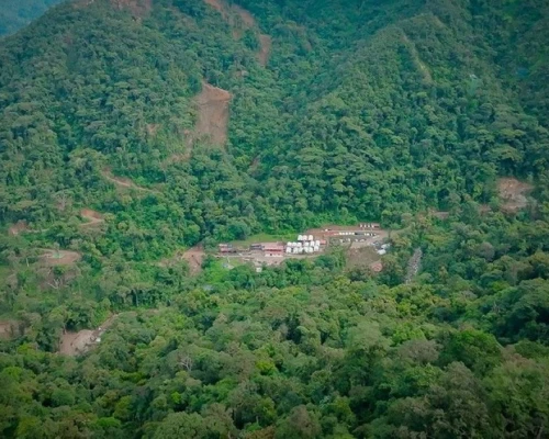 La mina proyecta producir más de 300.000 toneladas anuales equivalentes de cobre y generar ingresos por miles de millones de dólares