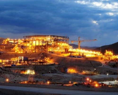 Un informe advierte que el crecimiento de nuevos proyectos mineros en Perú podría cambiar el liderazgo global del cobre en las próximas décadas, en un contexto de alta demanda del metal.