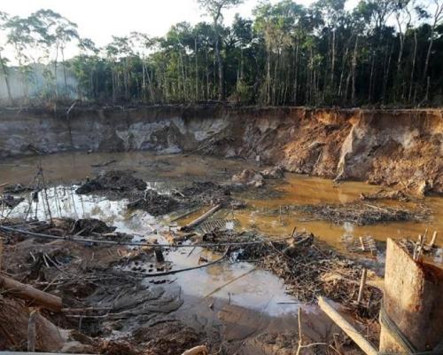En Madre de Dios, la actividad se desplaza a corredores fluviales remotos y territorios indígenas, donde el impacto ambiental es inmediato