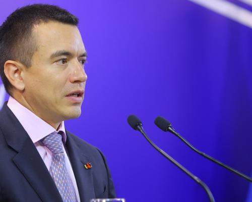 La canciller, Gabriela Sommerfeld, quien acompaña a Noboa en la gira, señaló el miércoles que las reuniones del mandatario estarán particularmente relacionadas con "proyectos de inversión, un proyecto financiero con el país, y también proyectos de energía".