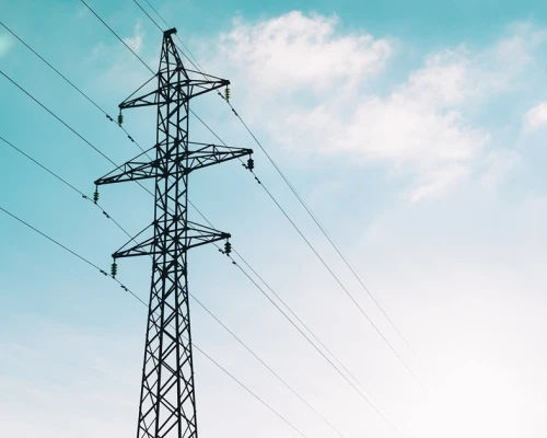 El avance fue impulsado por energías renovables, aunque la generación termoeléctrica registró una caída