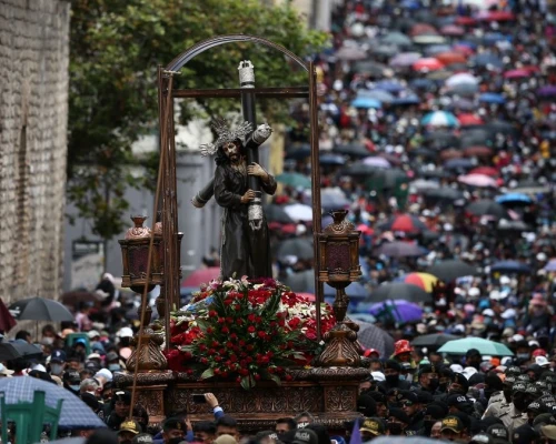 Conoce los horarios de bancos, ciclovía y actividades especiales en Bogotá y Medellín durante la Semana Santa 2026. Información útil para planear tus trámites, recreación y visitas turísticas.