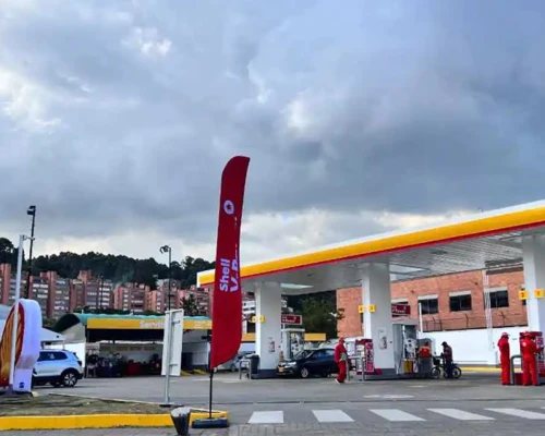 El Gobierno de Gustavo Petro analiza nuevos ajustes en el precio de la gasolina en Colombia ante el aumento del crudo en los mercados internacionales.