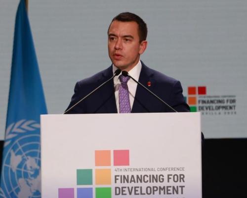 También abordó la necesidad de reestructurar la financiación internacional y abordar el tema de la deuda que ahoga a los países más vulnerables