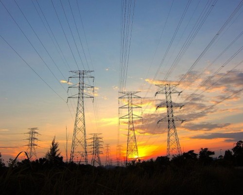 Las obras beneficiarán a más de 1.6 millones de personas en Piura, Lambayeque, Junín y Ayacucho y fortalecerán la confiabilidad del sistema eléctrico nacional.