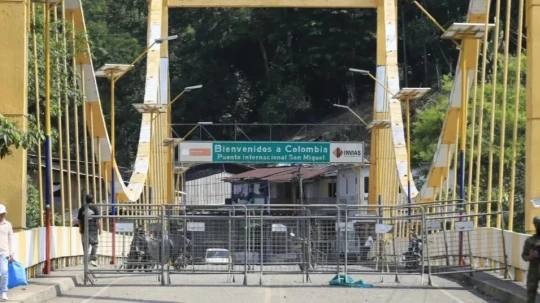 A esto se suman 3.200 empleos afectados en el sector petrolero por la paralización de operaciones en Lago Agrio