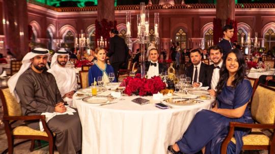 Durante el fin de semana del GP de Abu Dabi, TEON instaló un pabellón inmersivo que recreó los cuatro mundos del Ecuador