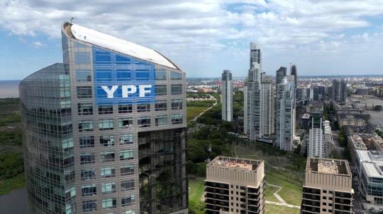 YPF adquirirá la participación de Pluspetrol en los bloques Meseta Buena Esperanza, Aguada Villanueva y Las Tacanas