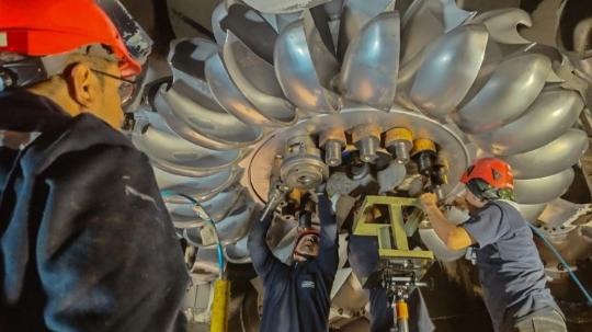 La central hidroeléctrica está ubicada en Zamora Chinchipe