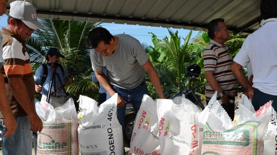 La interrupción del tránsito marítimo podría elevar los costos de producción agrícola en países importadores como Ecuador
