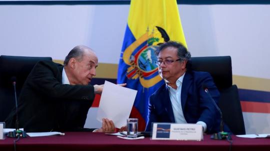 La denuncia incluye cargos por traición a la patria, instigación para delinquir, calumnia e injuria