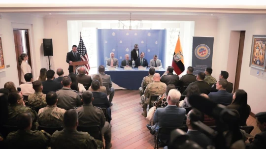 El acuerdo promoverá una mayor coordinación entre la Policía Nacional, las Fuerzas Armadas, el Senae y las autoridades migratorias