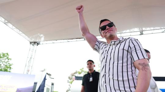 El 24 de diciembre, el Gobierno anunció que mantendría habilitado solo un paso fronterizo con Colombia y con Perú debido a "razones de seguridad nacional"