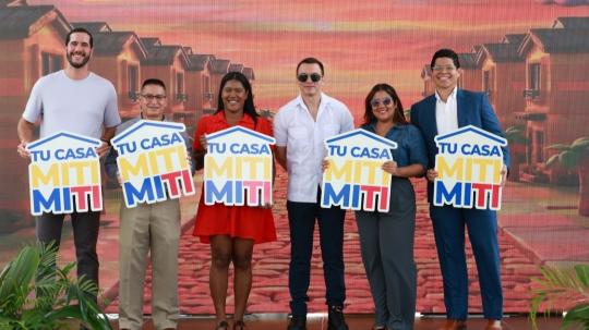 Actualmente se construyen unas 20.000 casas adicionales a escala nacional dentro del mismo programa