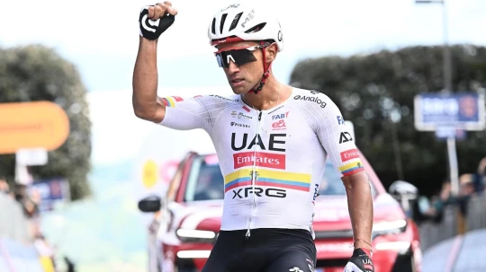 Es la cuarta victoria de etapa para Narváez en el Giro, igualando así a Richard Carapaz.
