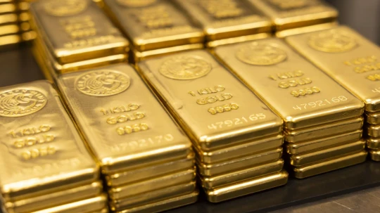Las compras récord de bancos centrales impulsaron el ascenso del metal precioso