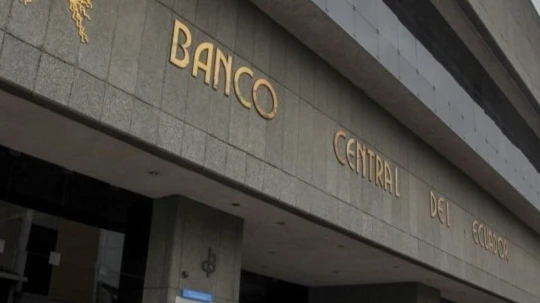 La refinación de petróleo cayó un 15,5 %, pese a los intentos del gobierno por reactivar la producción energética