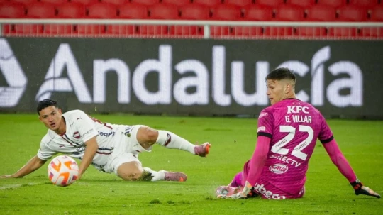 El cuadro de Sangolquí llega como líder de la LigaPro y se enfrenta a una Universidad Católica en recuperación, en un duelo clave por la parte alta del campeonato ecuatoriano.