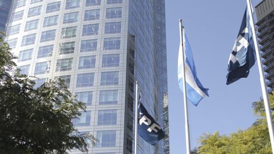 En un plazo de catorce días Argentina debe transferir sus acciones de YPF a una cuenta en BNYM