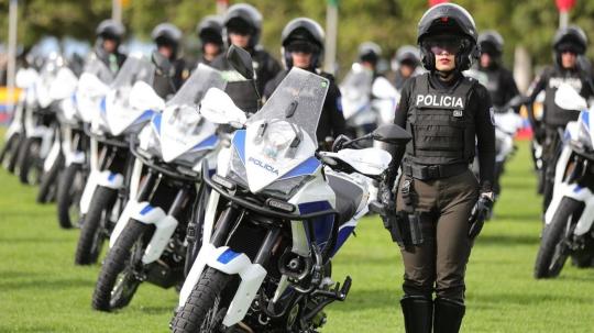 Se entregaron 264 motos, 2.404 radios y un sistema informático para investigación balística