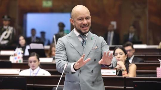 La sesión derivó en un altercado entre legisladores de ADN y RC