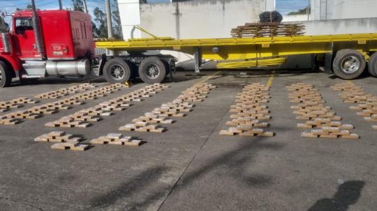 La droga estaba escondida en el interior de un vehículo tipo tráiler