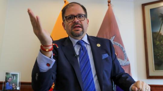 Policía frustra atentado con coche bomba en el norte de Quito.