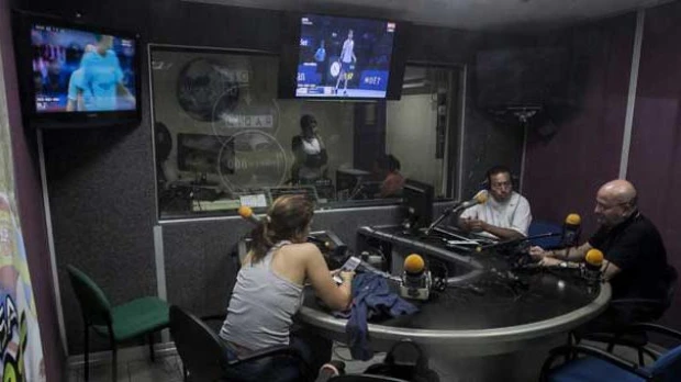 Empleados de medios incautados, impagos y con deudas
