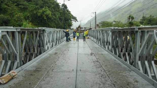 La vía Baños-Puyo se habilitó tras instalación del puente Bailey