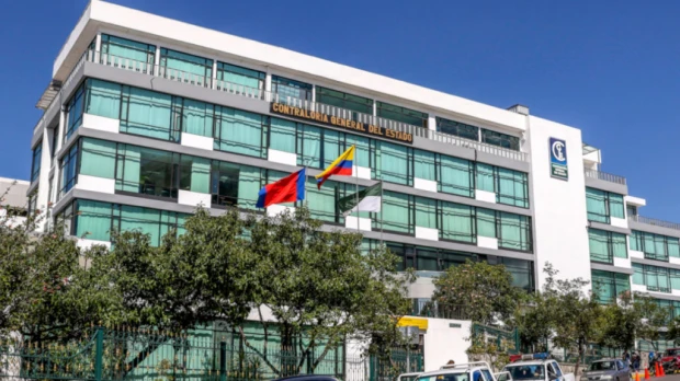 La Contraloría emitió glosas por USD 1.737 millones, pero solo recuperó una centésima parte en dos años