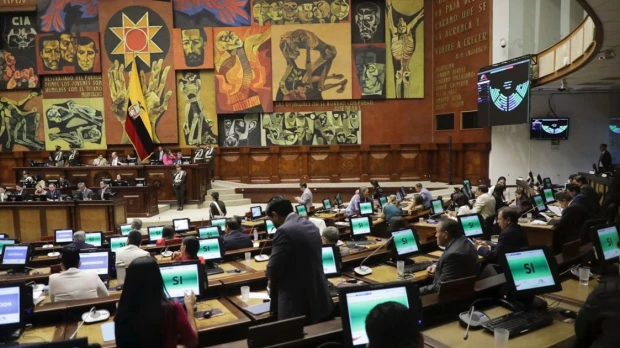 La Asamblea redujo número de votos necesarios para rechazar vetos del presidente