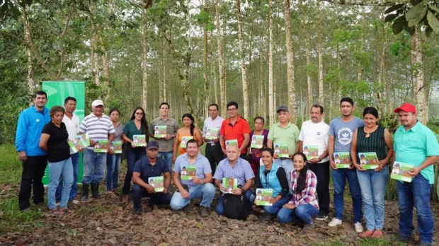 Productores de Orellana y otras 4 provincias se capacitan en las Escuelas de Campo Forestales