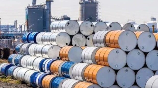 Petróleo sube por tensión entre Estados Unidos e Irán; WTI supera los 84 dólares