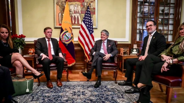 Lasso se reunió con un asesor de Biden para hablar de migración y seguridad 
