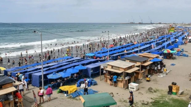 Gobierno reduce IVA al 8 % por feriado de mayo para incentivar el turismo
