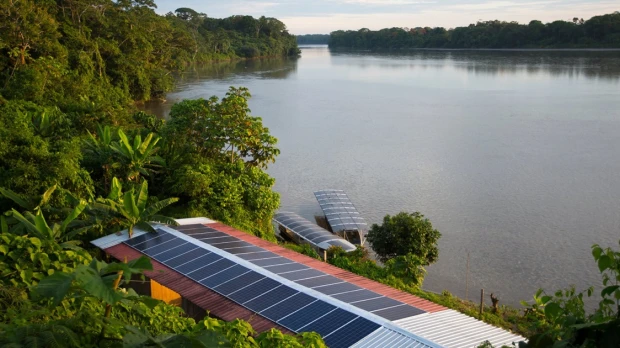 Pastaza: Los barcos impulsados por energía solar surcan por el río Wichimi