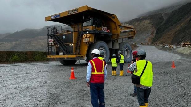 El secretario general de la organización, Haitham Al Ghais, se reunió con Fernando Santos, ministro de Energía y Mina / Foto: EFE