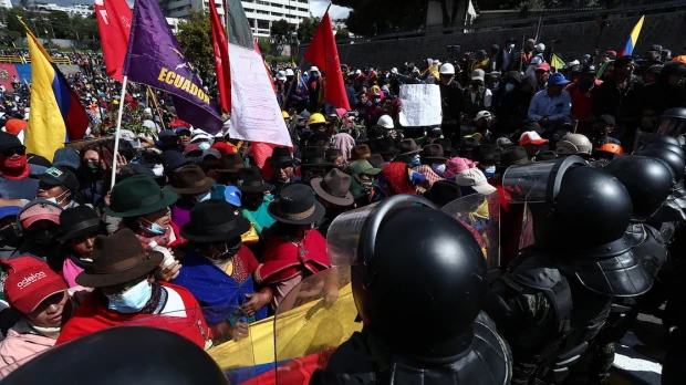 Producción de Petroecuador cae cerca de 40 % por protestas