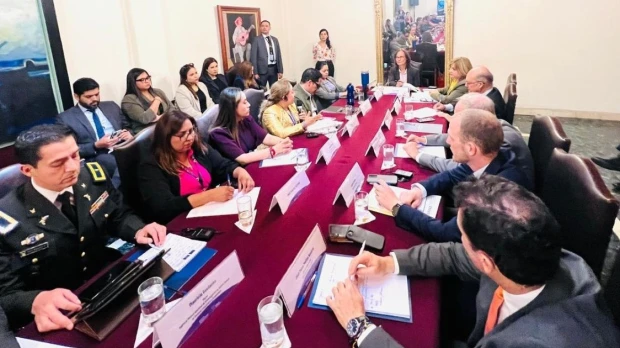 La UE invierte $ 14 millones en programa para la paz en Ecuador