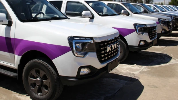 Agricultores reciben camionetas a diésel 