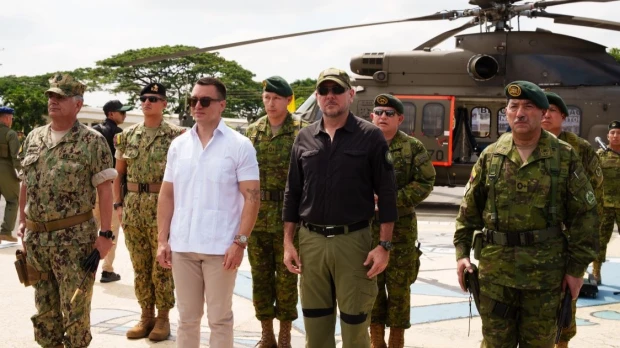 Noboa entregó 2 helicópteros al Ejército 