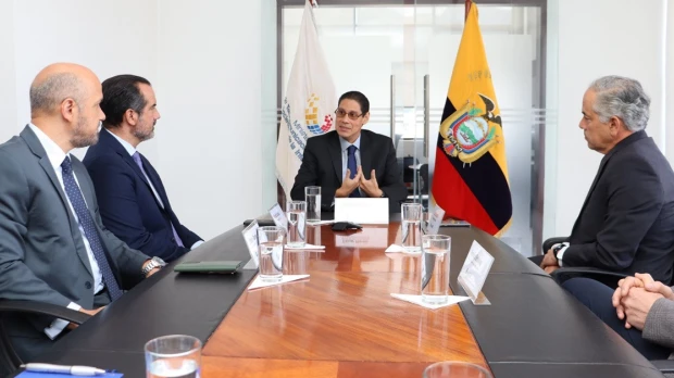 El gobierno se reúne con Telefónica y Claro
