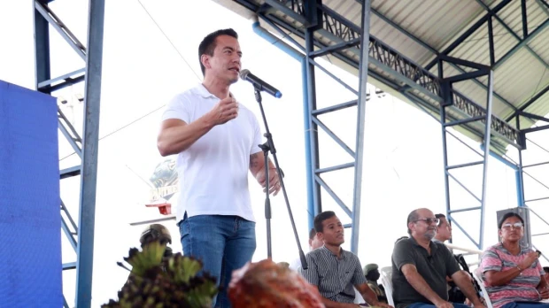 Noboa anuncia condonación de deudas por las inundaciones 